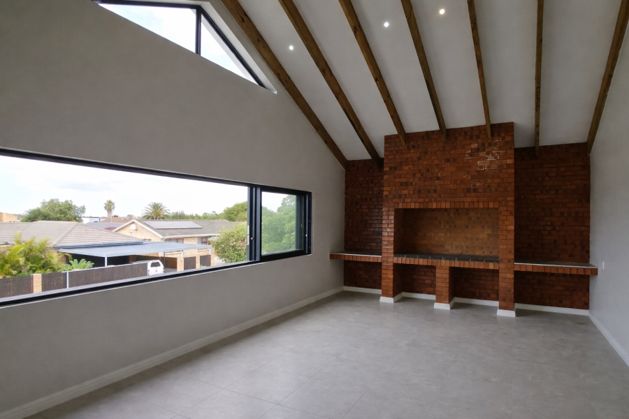 3 Bedroom Property for Sale in Wavecrest Eastern Cape